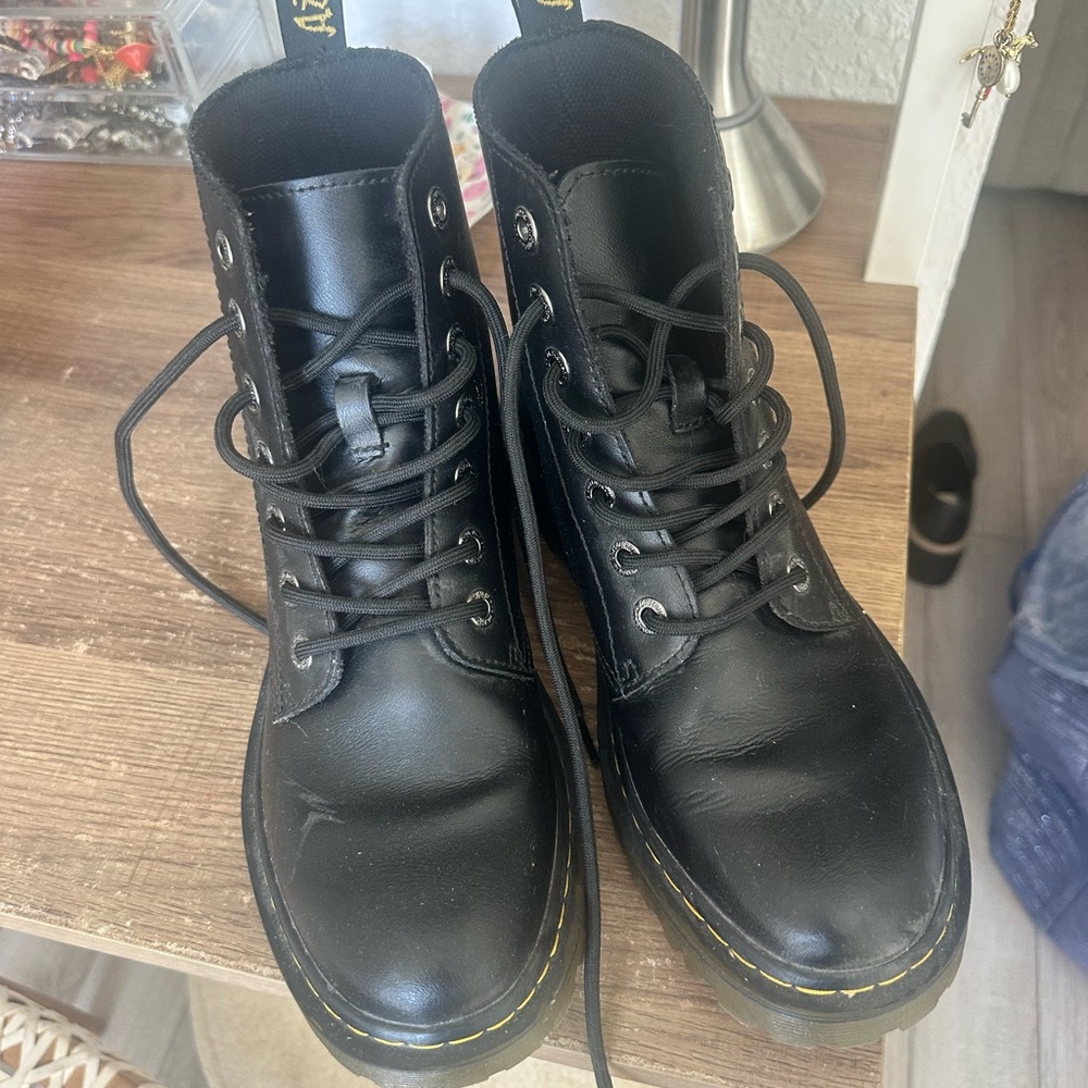 Black Dr. Martens - worn less than 5x
